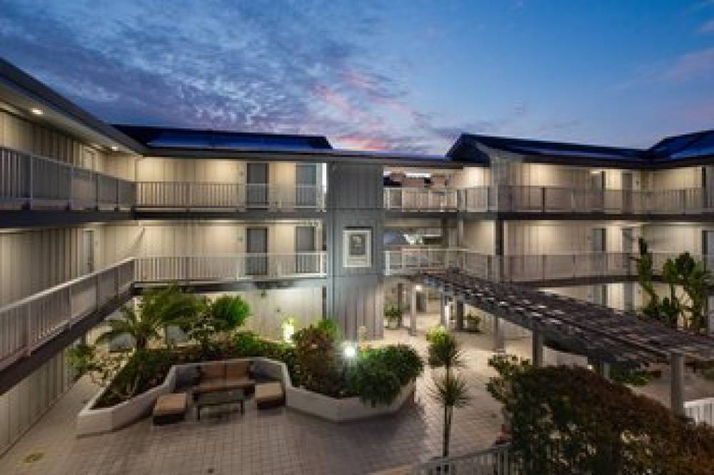HOLIDAY INN EXP MONTEREY BY IHG 2