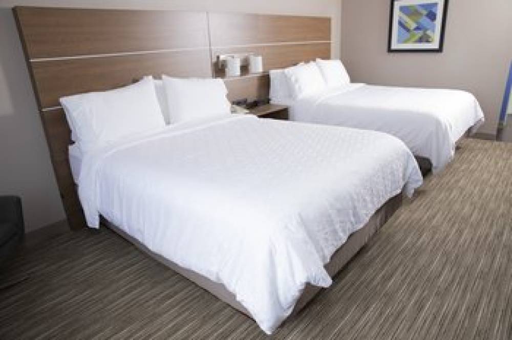 HOLIDAY INN EXP NAPOLEON 10