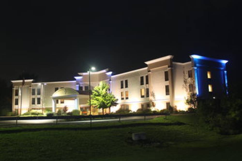 HOLIDAY INN EXP NEW COLUMBIA 1
