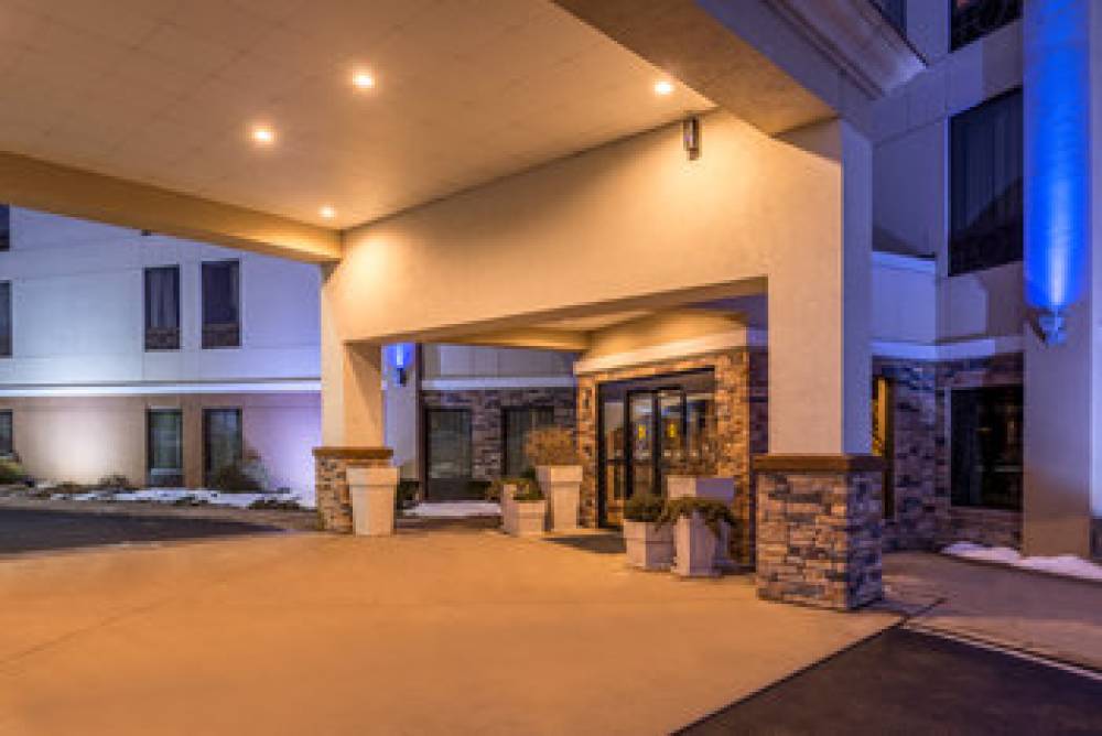 HOLIDAY INN EXP NEW COLUMBIA 9
