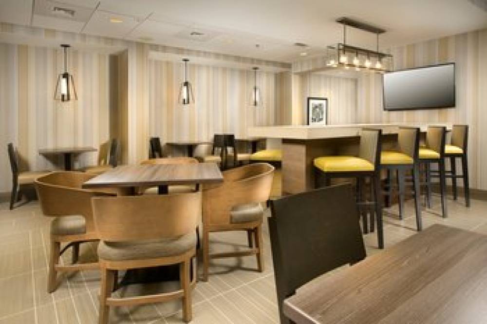 HOLIDAY INN EXP NORTH WOBURN BY IHG 5