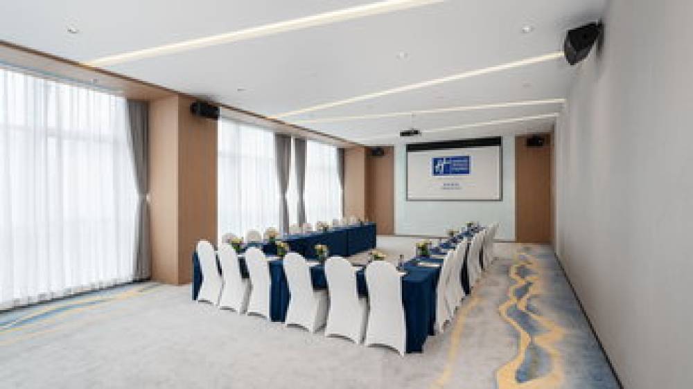 HOLIDAY INN EXP PIDU 6