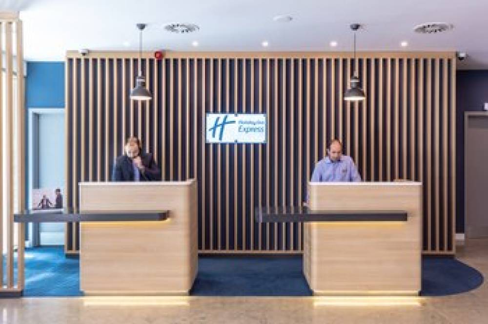 HOLIDAY INN EXP PLAZA SALDANHA 8