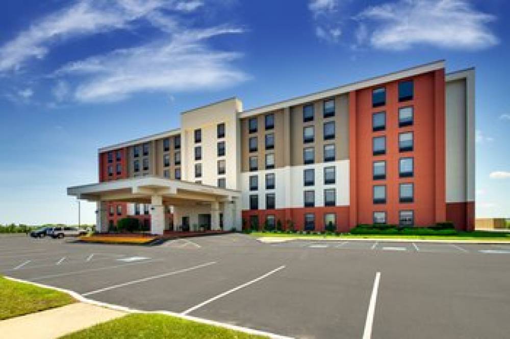 HOLIDAY INN EXP PLEASANTVILLE 1