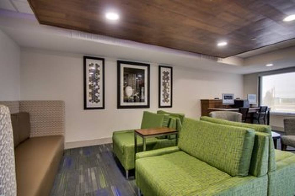 HOLIDAY INN EXP PLEASANTVILLE 7