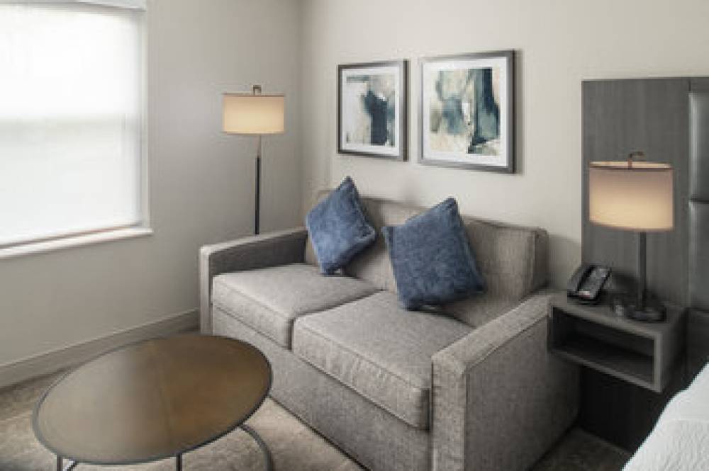 HOLIDAY INN EXP SOUTH BURLINGTON BY 1