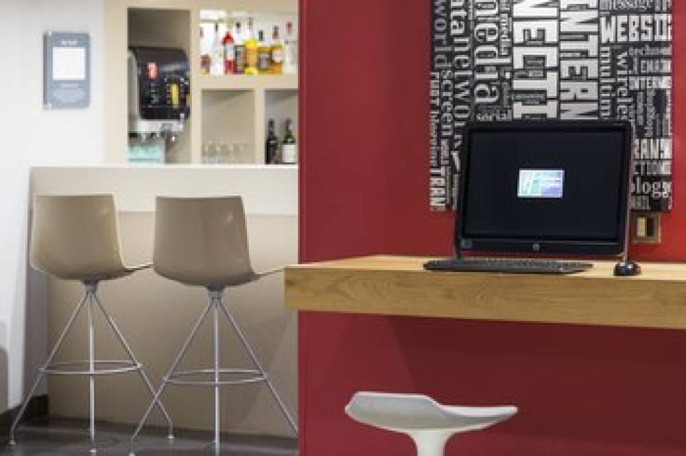 HOLIDAY INN EXP SOUTHWARK ST 9