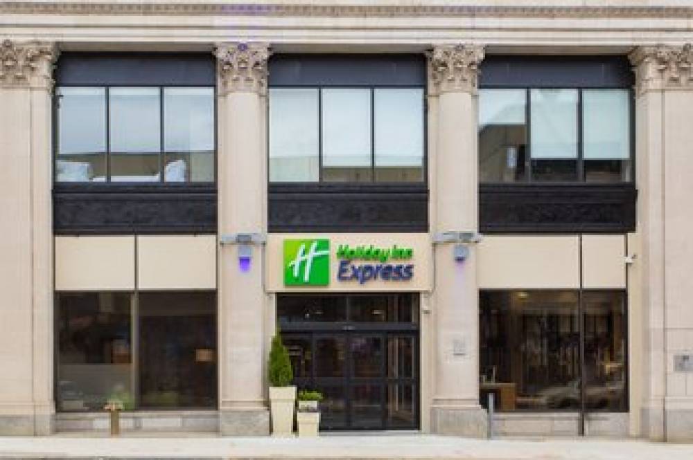 HOLIDAY INN EXP SPRINGFIELD DOWNTOW 9