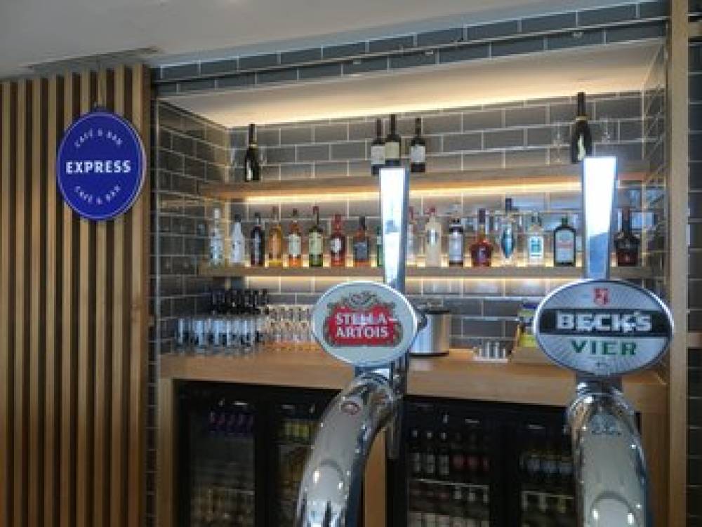 HOLIDAY INN EXP ST ALBANS M25 2