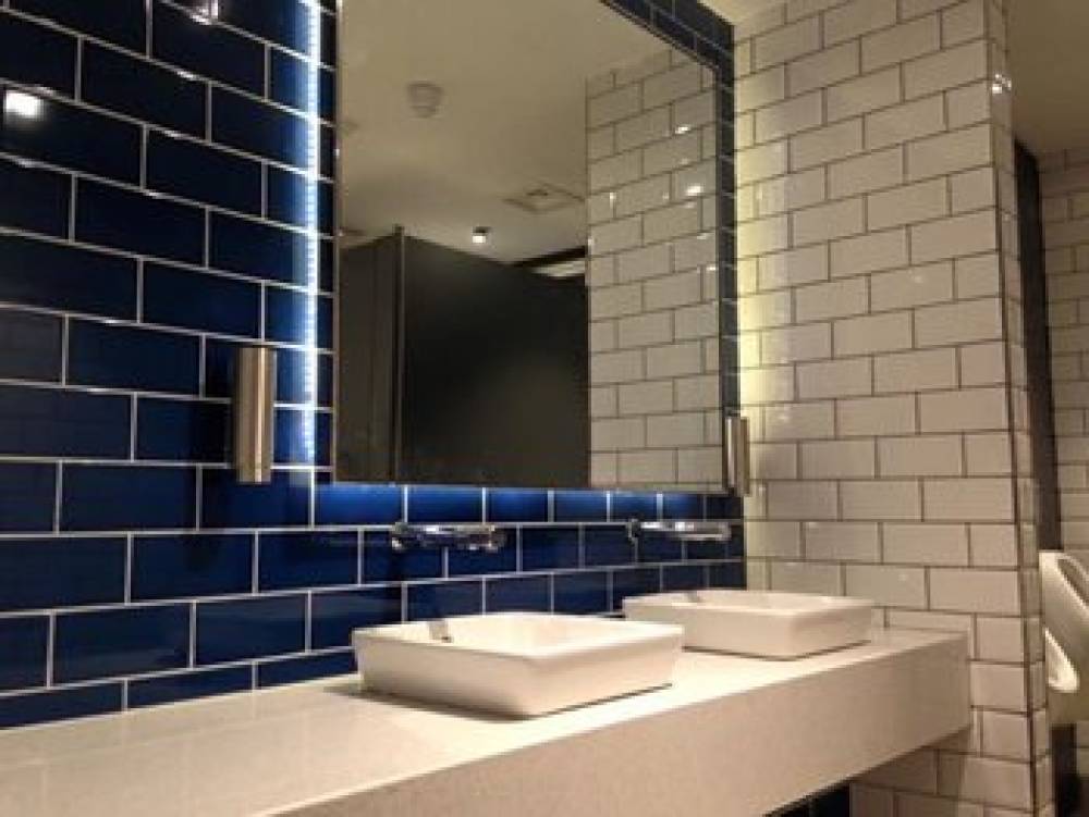 HOLIDAY INN EXP ST ALBANS M25 9