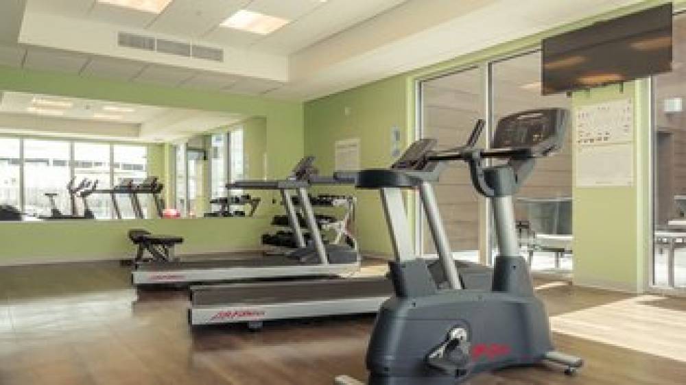 HOLIDAY INN EXP STES AIRPORT EAST 2