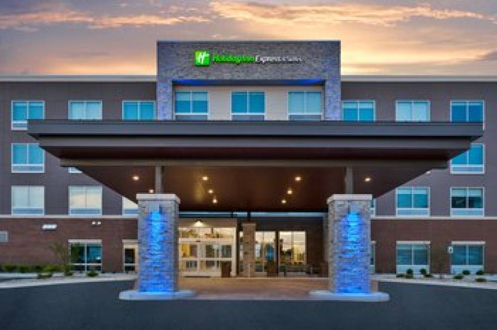 HOLIDAY INN EXP STES AIRPORT SOUTH 4