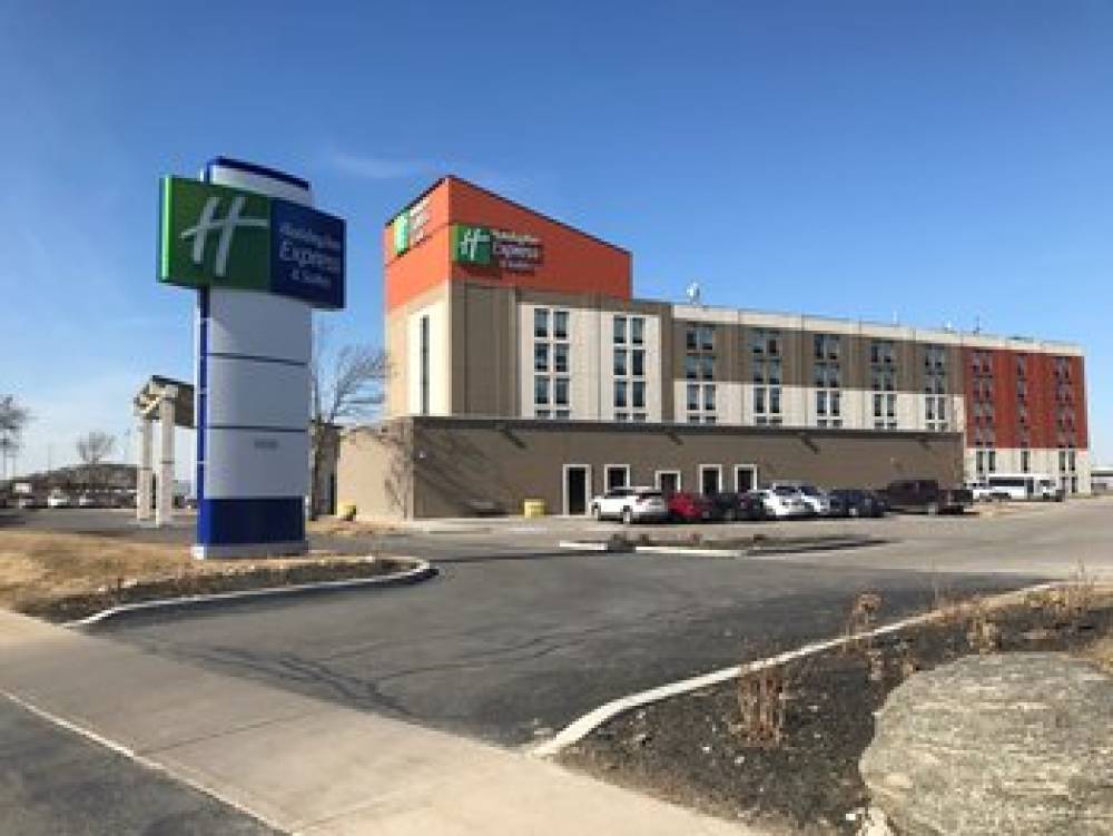 Holiday Inn Express  Suites TORONTO AIRPORT WEST 6