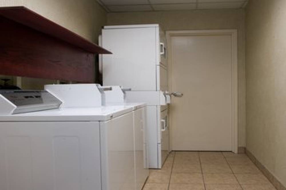 HOLIDAY INN EXP STES ARPT SOUT 6