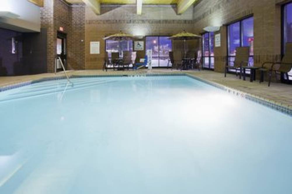 HOLIDAY INN EXP STES BLOOMINGTO BY 2