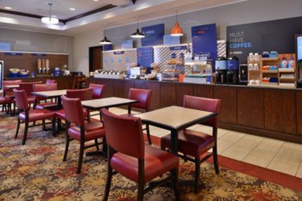 HOLIDAY INN EXP STES BY IHG 5