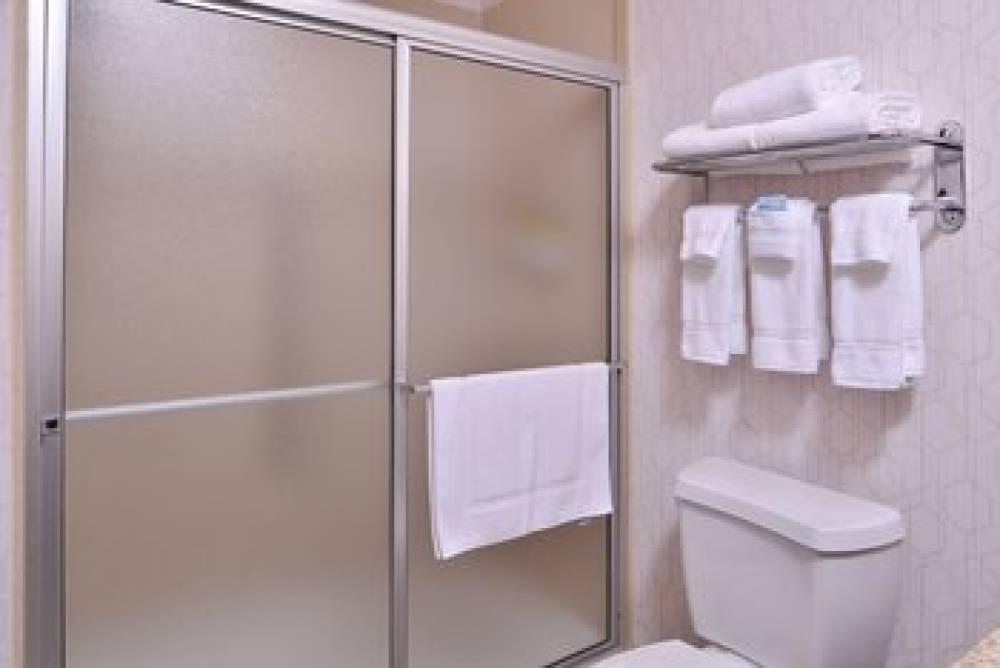 HOLIDAY INN EXP STES BY IHG 10