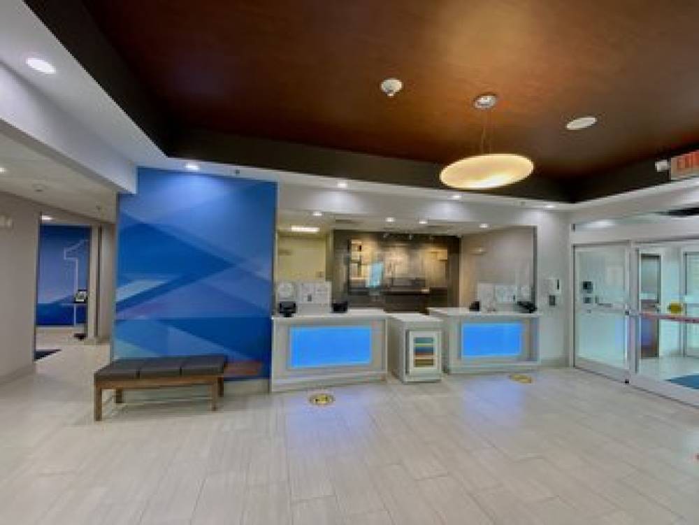 HOLIDAY INN EXP STES BY IHG 9