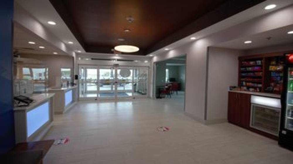 HOLIDAY INN EXP STES BY IHG 1
