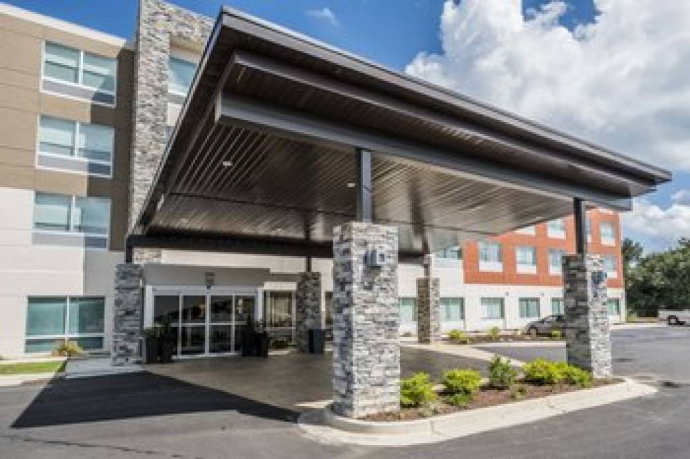 Holiday Inn Exp Stes Commerce