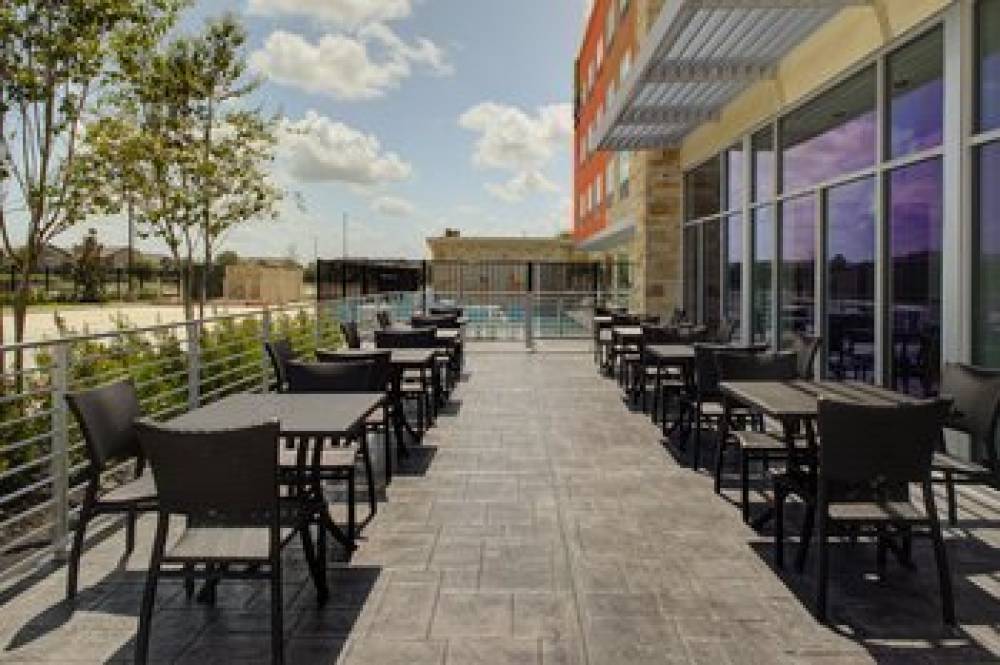 Holiday Inn Exp Stes Cypress