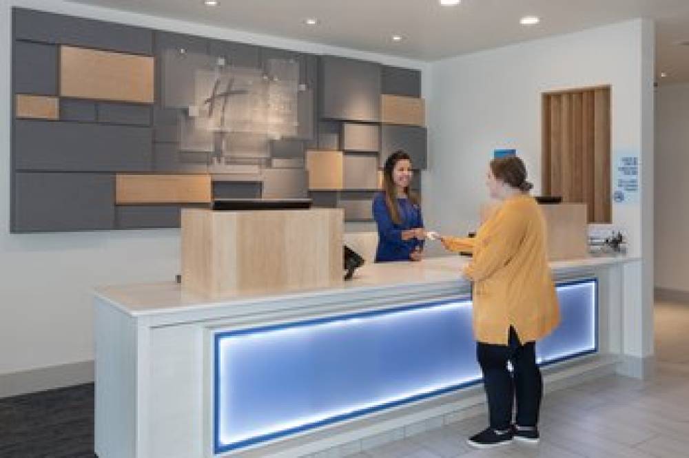 Holiday Inn Exp Stes Dakota Dunes