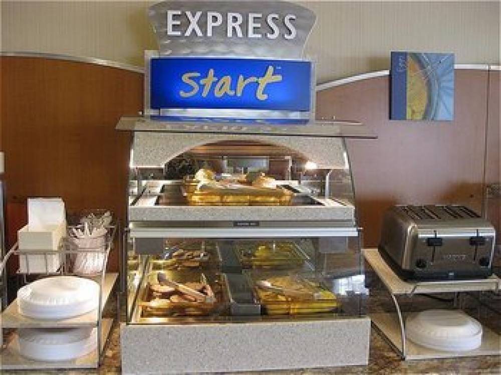 HOLIDAY INN EXP STES DAVENPORT 3