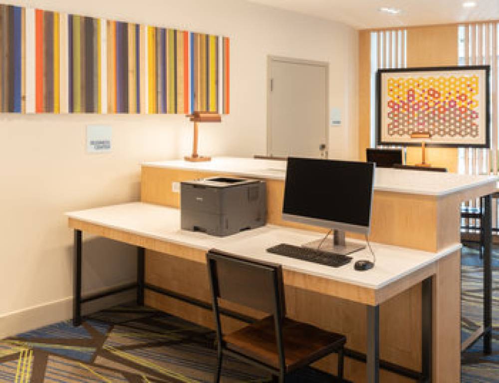 HOLIDAY INN EXP STES DORAL 7
