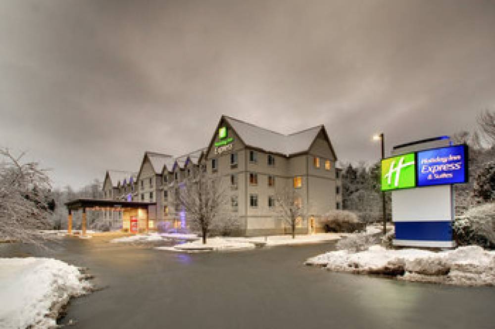 Holiday Inn Exp Stes East White M