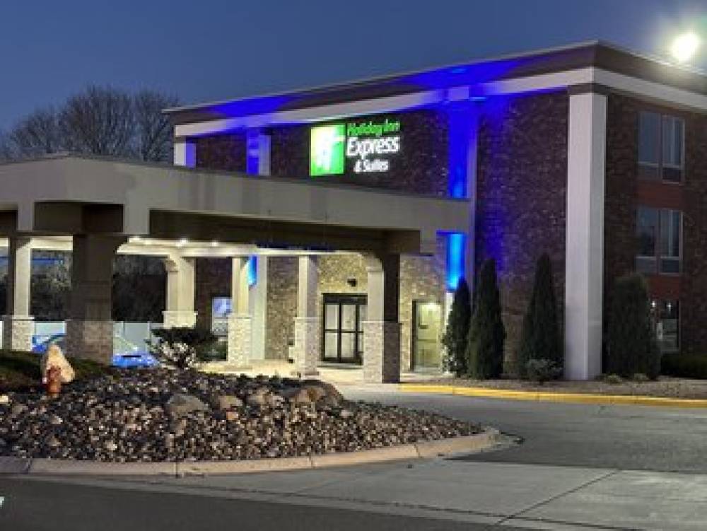 HOLIDAY INN EXP STES EDEN PRAIRIE 10