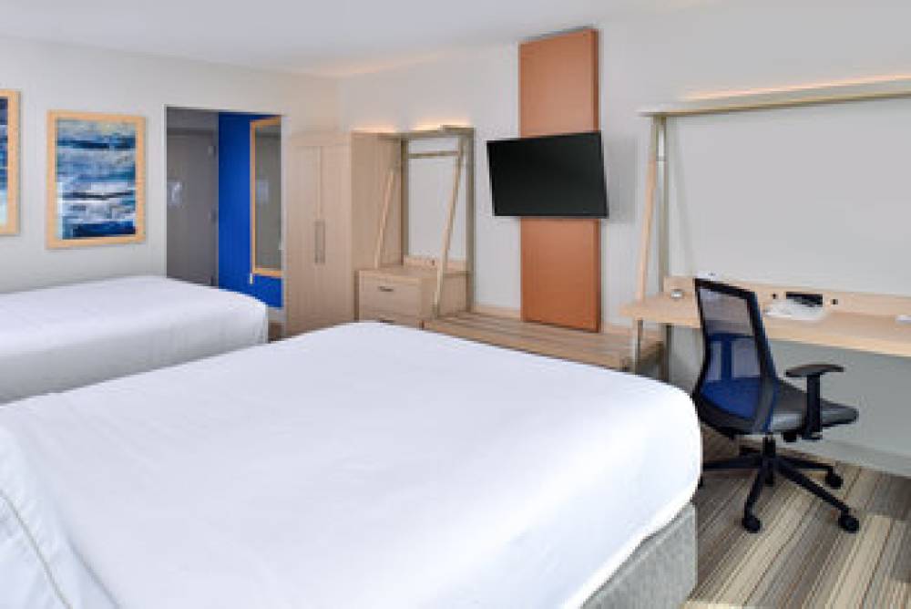HOLIDAY INN EXP STES FARMINGTON 5