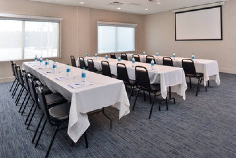 HOLIDAY INN EXP STES FARMINGTON 7