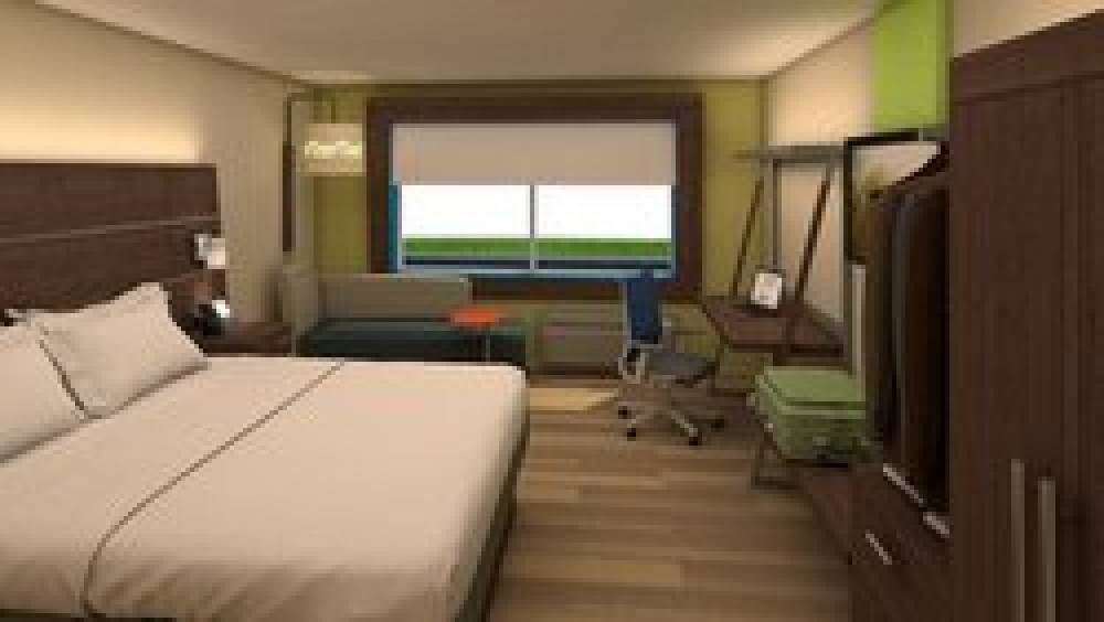 HOLIDAY INN EXP STES FORNEY 5