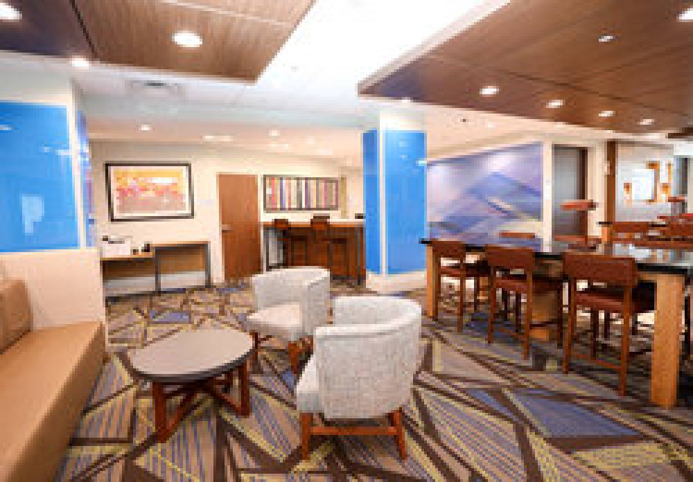 HOLIDAY INN EXP STES FORNEY 8