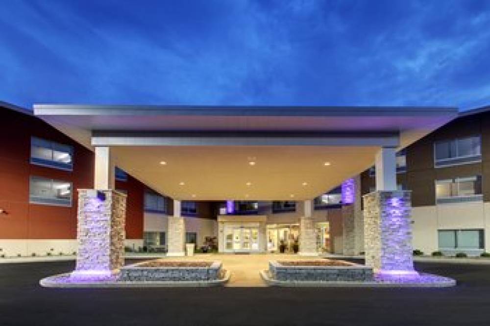 Holiday Inn Exp Stes Galesburg