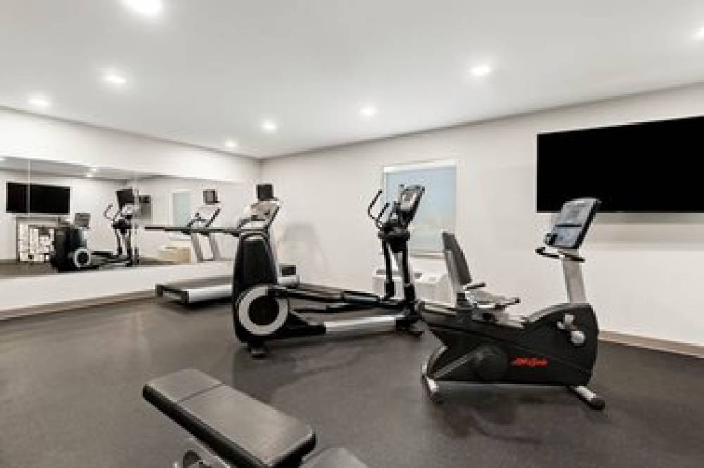 Holiday Inn Exp Stes George Quincy