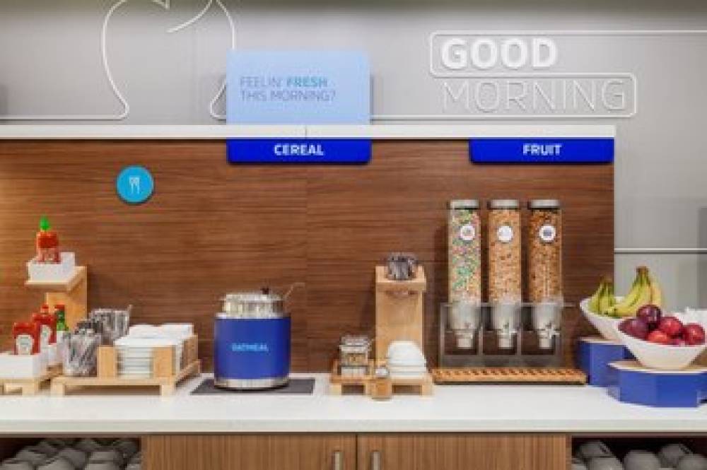 HOLIDAY INN EXP STES GULF BREEZE 6