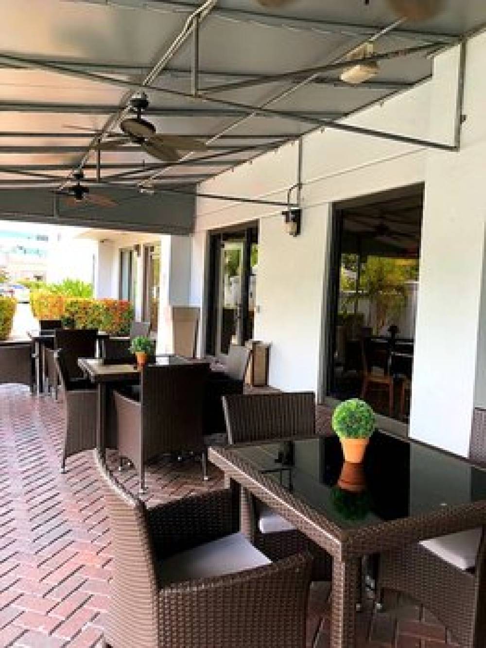 HOLIDAY INN EXP STES HIALEAH BY IHG 9