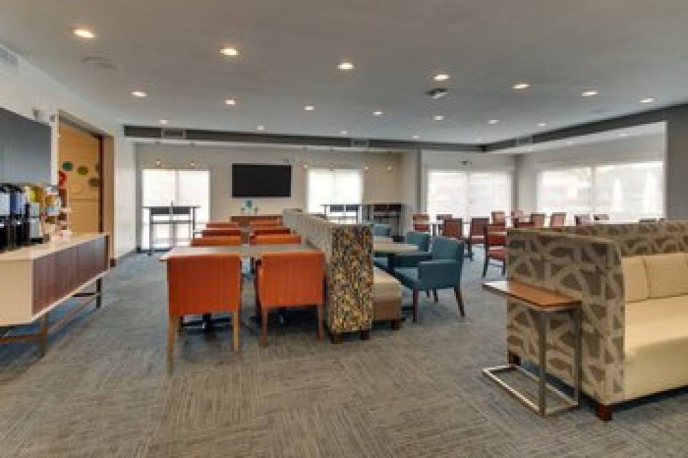 HOLIDAY INN EXP STES ITHACA 10
