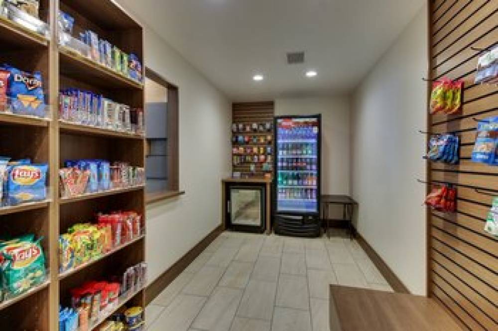 HOLIDAY INN EXP STES ITHACA 4