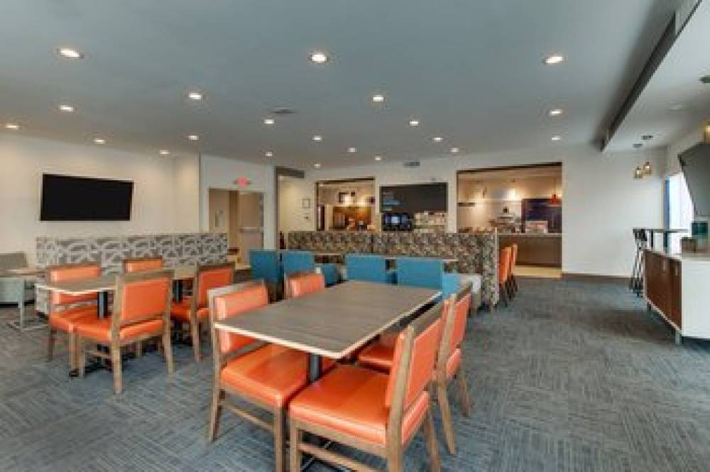 HOLIDAY INN EXP STES ITHACA 7