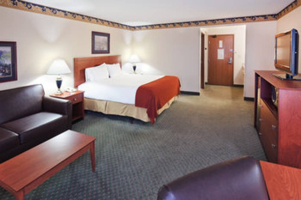 HOLIDAY INN EXP STES LEWISVILL BY I 3