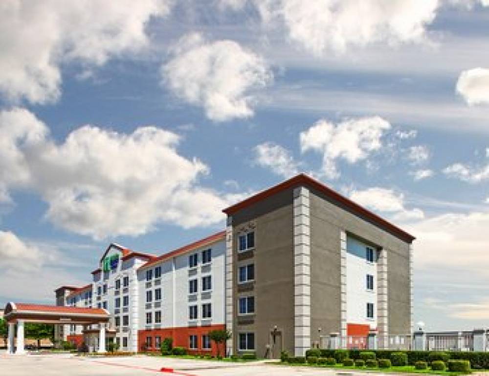 Holiday Inn Exp Stes Lewisvill By I