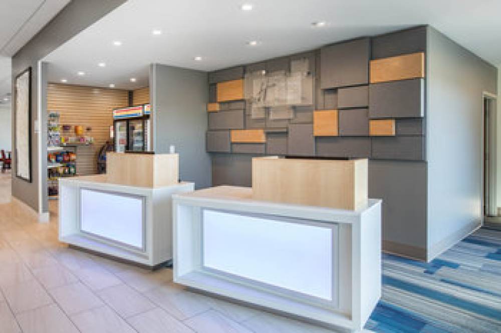 HOLIDAY INN EXP STES LUDINGTON 6