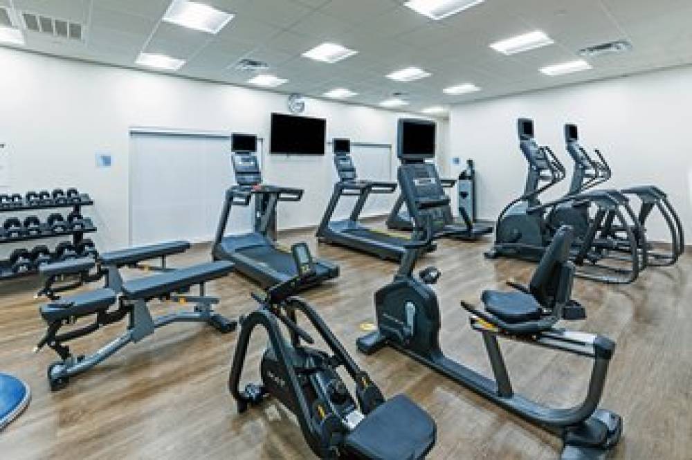 HOLIDAY INN EXP STES N DOWNTOWN 7