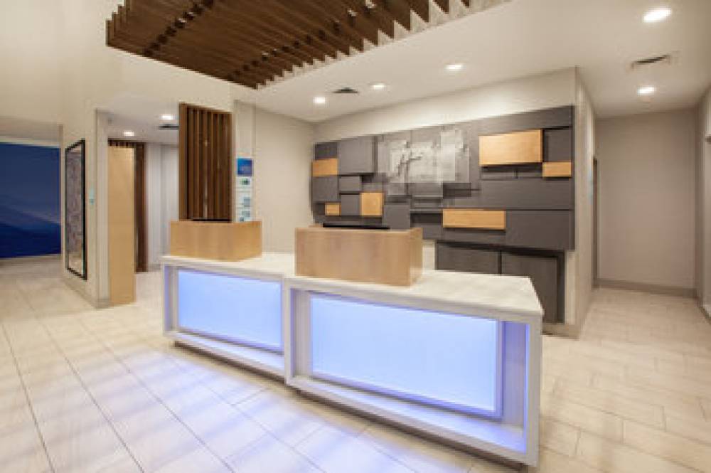 HOLIDAY INN EXP STES NOBLESVILLE 4