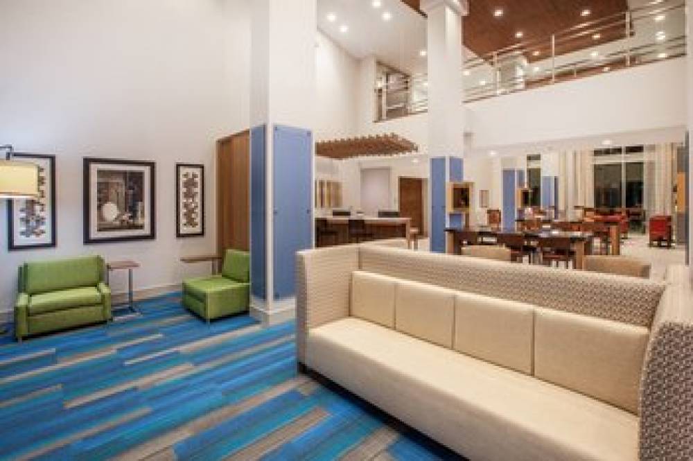 HOLIDAY INN EXP STES NOBLESVILLE 8