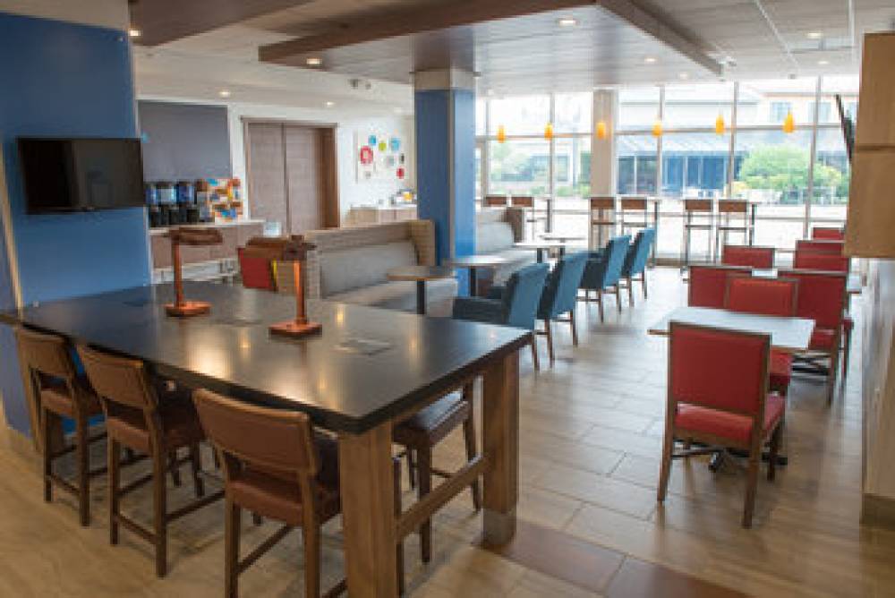 HOLIDAY INN EXP STES NORTH 7