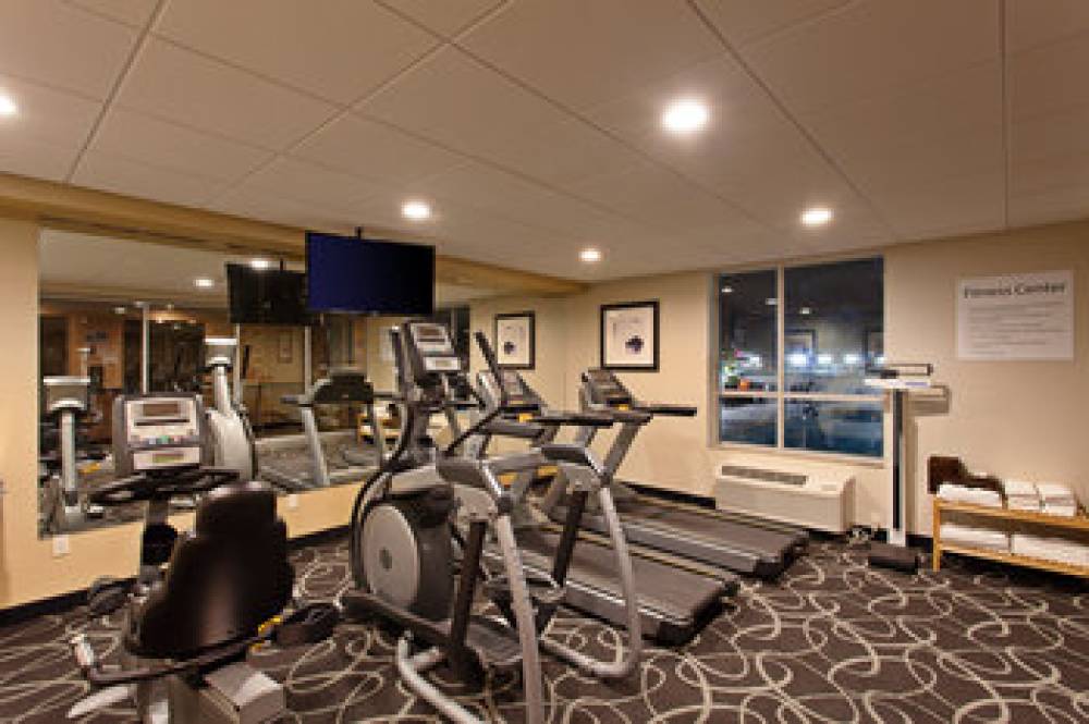 HOLIDAY INN EXP STES NORTH HOLL 9