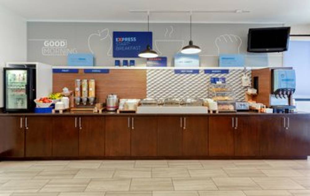HOLIDAY INN EXP STES OCEANFRON 6